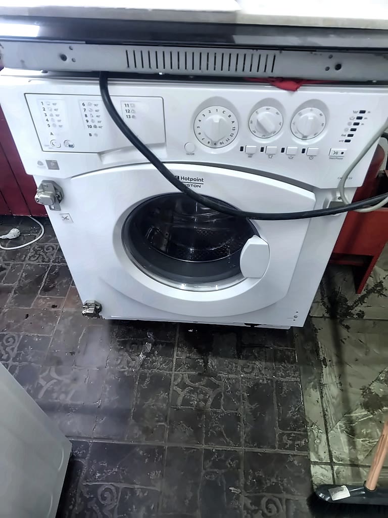 Стиральная машина Hotpoint-Ariston — фото реального экземпляра