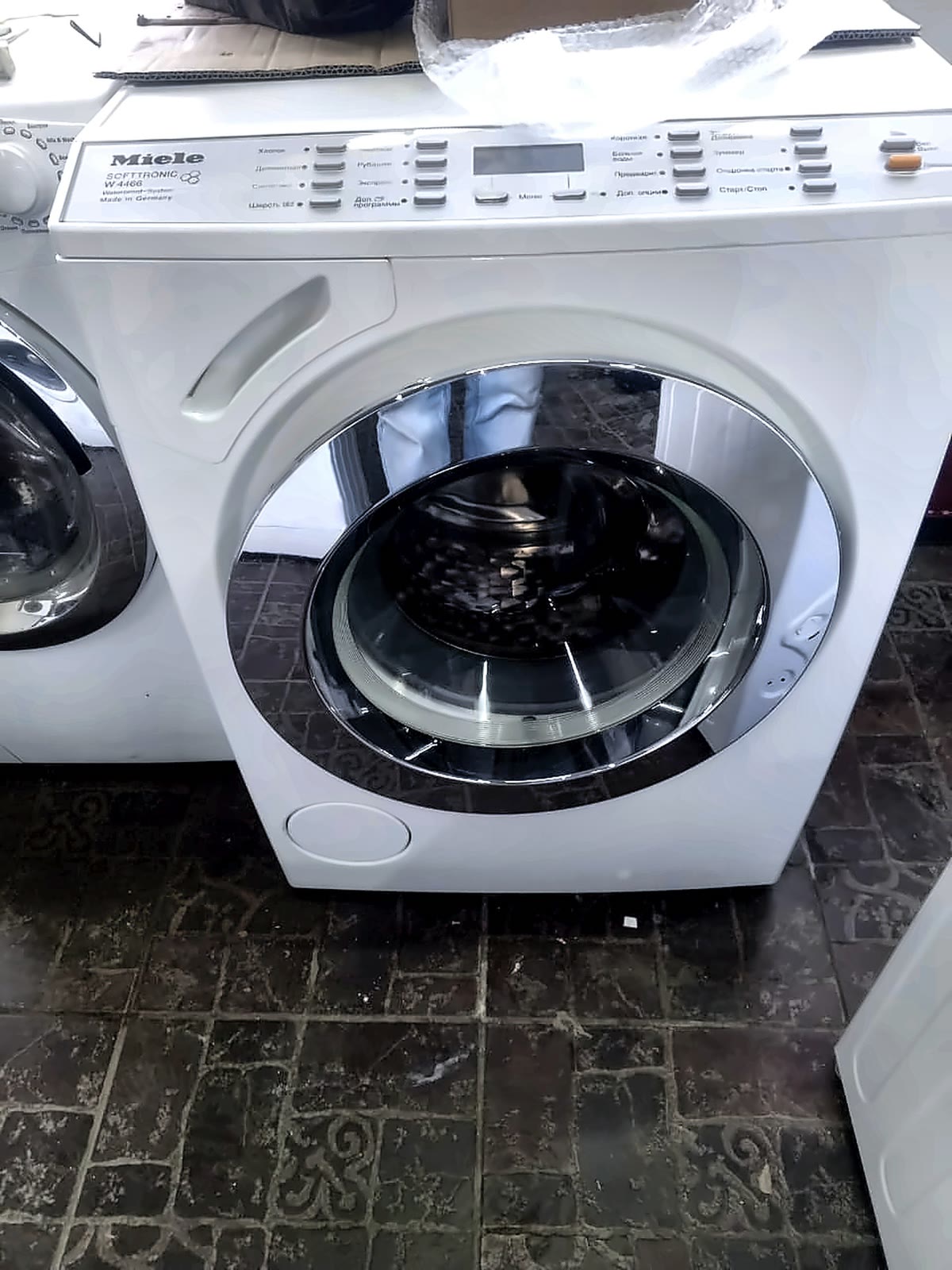 Стиральная машина Miele Softtronic W 4466 — фото реального экземпляра